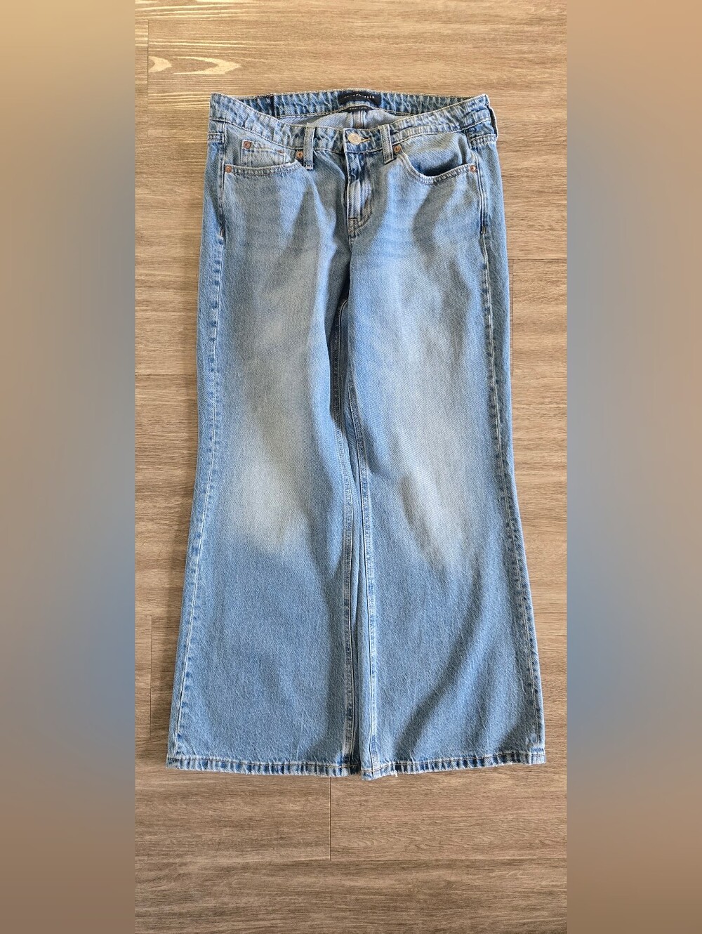 Aeropostale Baggy Flare Light Wash Jeans Size 8